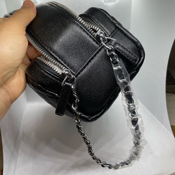 Travel pouch from Chanel beauty line - Picture 7 of 11